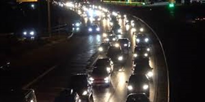 'Kilit kavşak' Kırıkkale'de bayram tatilinden dönüş yoğunluğu başladı