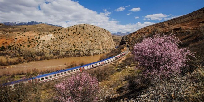 Turizmin yeni rotası: Turistik Tatvan Treni yola çıkıyor
