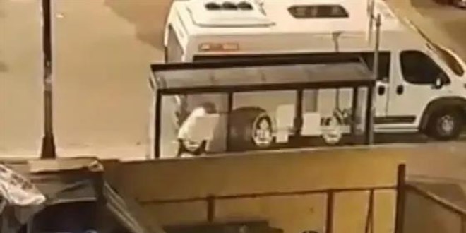 Bahçelievler'de felçli babasını eve gelmediği için darbetti