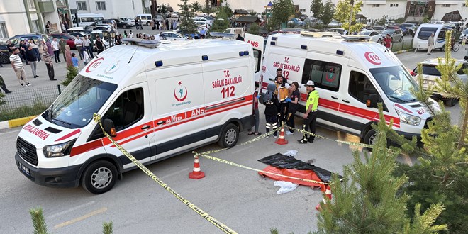 Erzurum'da bir aracın üzerinden geçtiği çocuk öldü