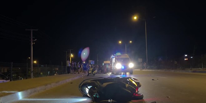 Otomobille çarpışan motosikletteki 1 kişi öldü, 1 kişi yaralandı