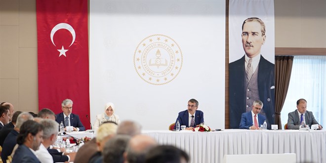 Bakan Tekin, Eğitim Sendikalarıyla bir araya geldi