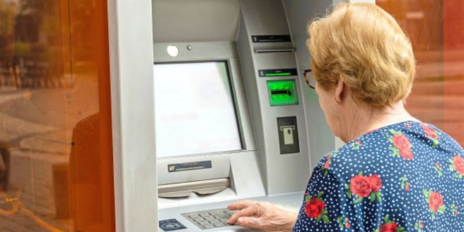 Kök maaşta 10 bin lira uygulamasına devam