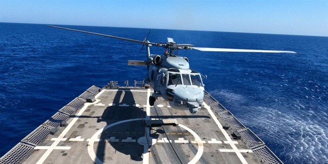 TCG Gemlik fırkateyni Libya açıklarında eğitim yaptı