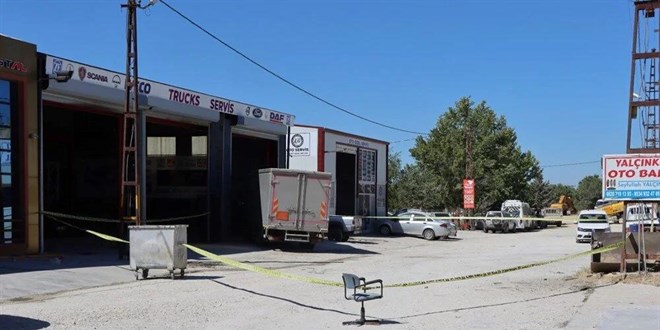 Kırklareli'nde arıza yapan patlayıcı yüklü kamyon polisi alarma geçirdi