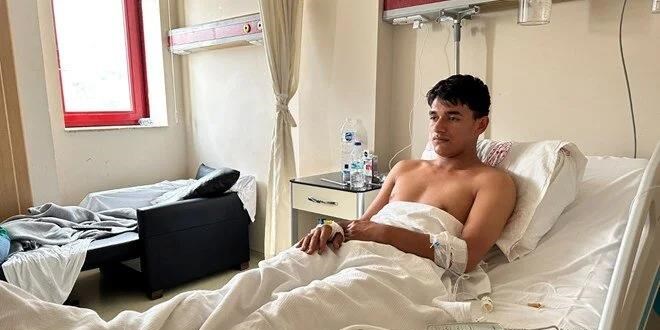 Akıl almaz olay! Boynundan giren maganda kurşunu ağzında kaldı
