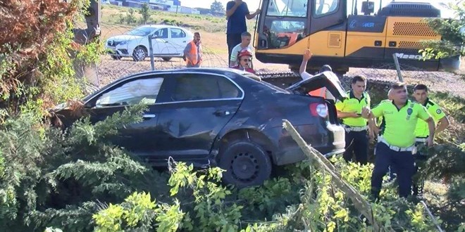 İstanbul'da TEM bağlantı yolunda feci kaza: 50 metre yüksekten uçtu