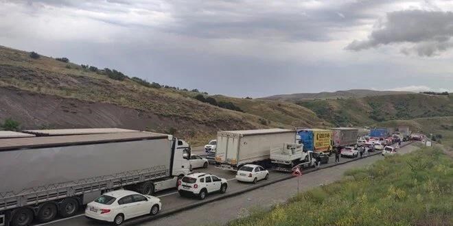 Erzurum'da zincirleme trafik kazası: 8 yaralı