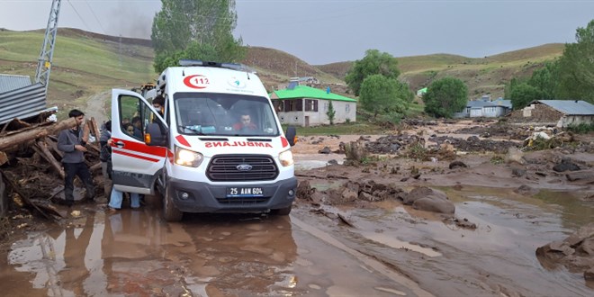 Erzurum'da sel: Tarım arazileri ve evler zarar gördü, 4 kişi yaralandı