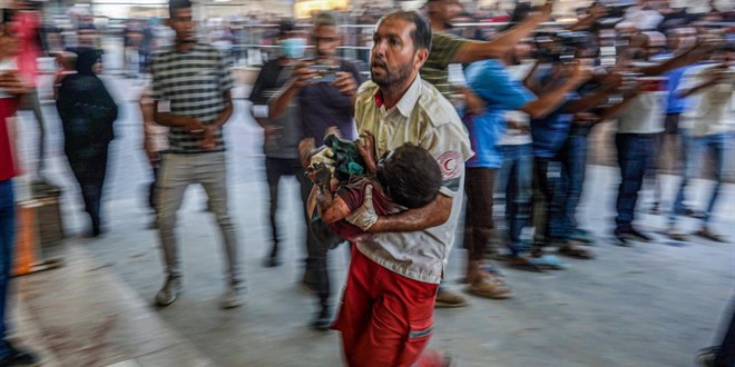 İsrail Filistinlilerin sığındığı okulu bombaladı: Ölü ve yaralılar var