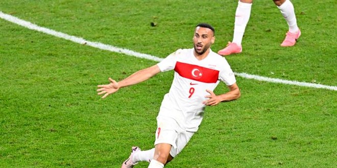 Cenk Tosun Fenerbahçe yolunda