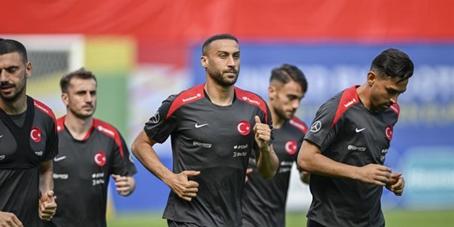 Fenerbahçe Cenk Tosun'u açıkladı