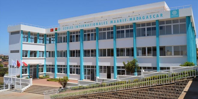 Burkina Faso'daki FETÖ okulları Türkiye Maarif Vakfına devredildi
