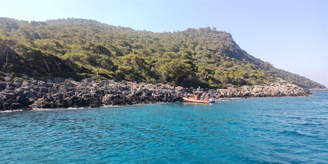 Fethiye'de 21 düzensiz göçmen kurtarıldı
