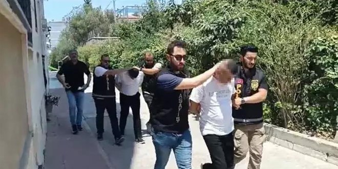 Kan davası nedeniyle Gaziantep'ten İzmir'e gelen çift, silahlı saldırıda öldü