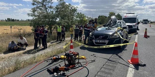 Kayseri'de trafik kazasında 2 kardeş yaşamını yitirdi