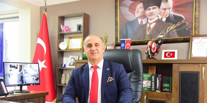 Seyyar esnaftan belediye başkanına bıçaklı saldırı