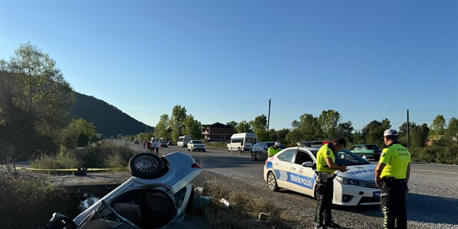 Bartın'da kanala devrilen otomobildeki 1 kişi öldü, 3 kişi yaralandı