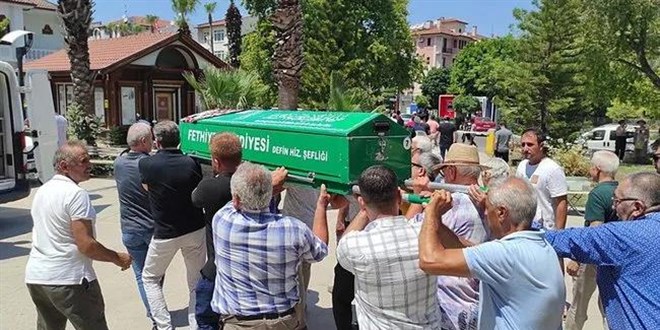 Yemek yaparken üzerine kızgın yağ dökülen kadın, 2 ay sonra öldü