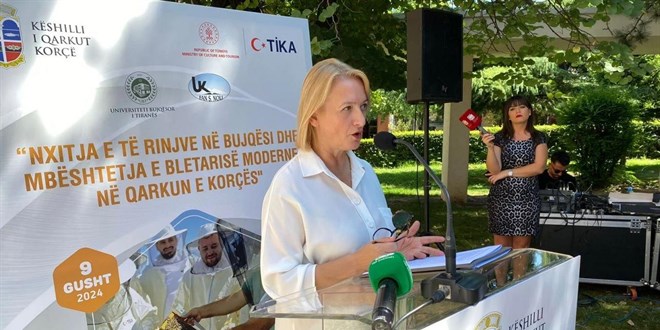 'FETÖ'nün ilişkilerimizi zehirlemesine izin vermeyeceğiz'