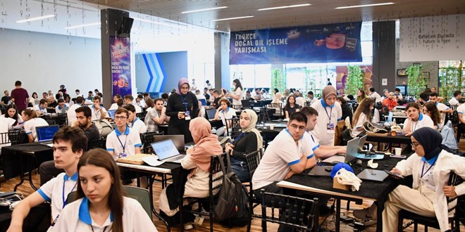 Yapay zeka destekli projeler geliştiren öğrenciler TEKNOFEST'te yarıştı