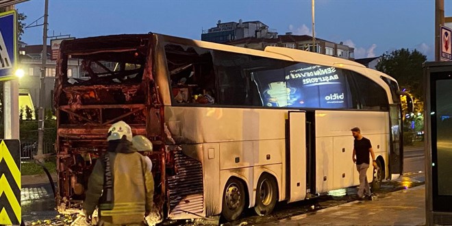 Beşiktaş'ta seyir halindeki otobüste yangın çıktı