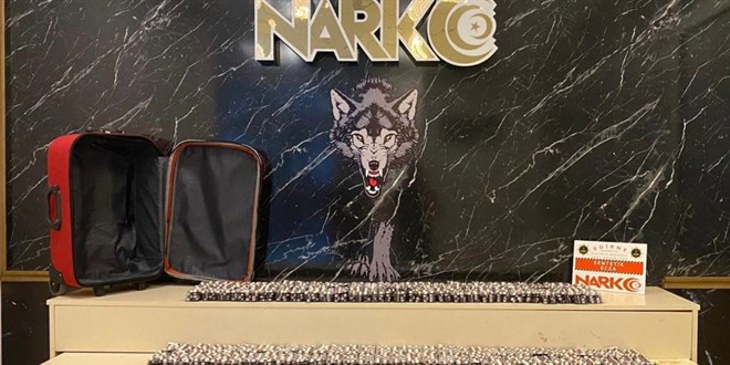 Edirne'de 9 bin 828 sentetik ecza hapı ele geçirildi