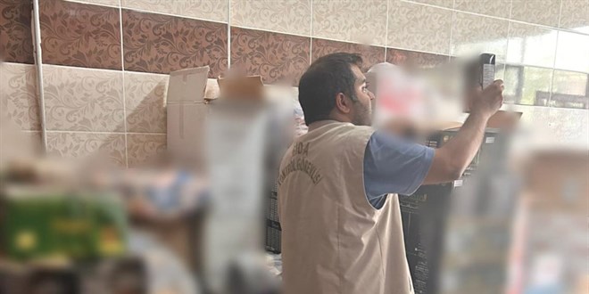 Gaziantep'te bozulmuş ve tarihi geçmiş ürünler ele geçirildi