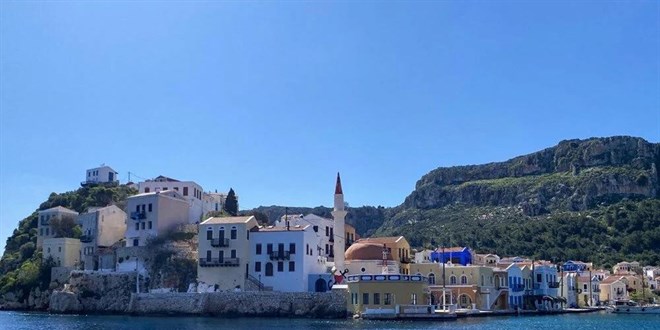 Yunan adaları Türklerle doldu taştı
