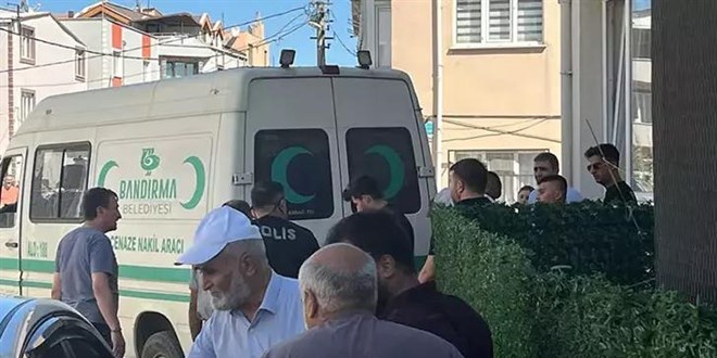 Birlikte yaşadığı kadını tabancayla öldürüp, kendi yaşamına da son verdi
