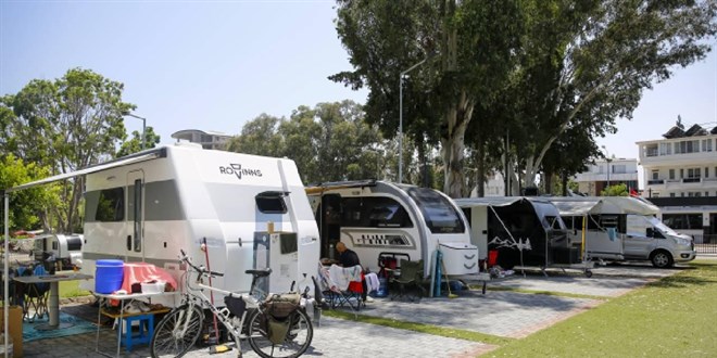Kamp alanı veya karavan parklarına düzenleme