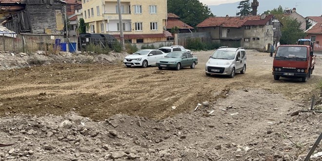 Tarihi hamam kalıntısının üstü kapatıldı, otopark oldu