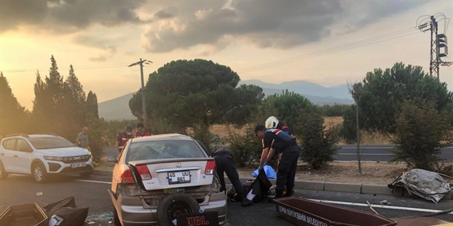 İzmir'de feci kaza: 2 ölü, 3 ağır yaralı