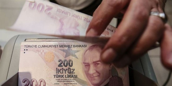 Türk Lirası'nın reel değeri 5 ay sonra ilk kez geriledi