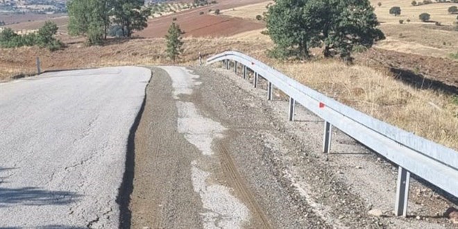 Elmadağ-Karacahasan yolu uzun süredir bakıma muhtaç: Vatandaşlar çözüm bekliyor