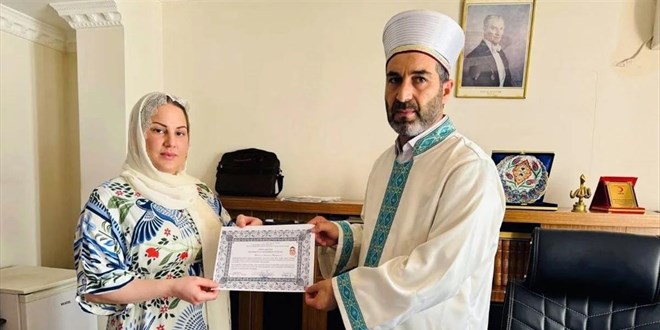 Şırnak'ta Belçikalı kadın, Kur'an-ı Kerim'den etkilenip Müslüman oldu