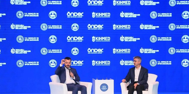 Bakan Yardımcısı'ndan İlber Ortaylı'ya: 10 dil öğretiyoruz. Allah'tan kork