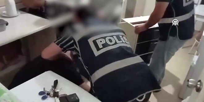 Kayseri'de firari hükümlü saklandığı mutfak dolabında yakalandı