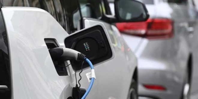 Elektrikli araç ithalatında düzenleme: Hibrit ve plug-in araçlara servis şartı