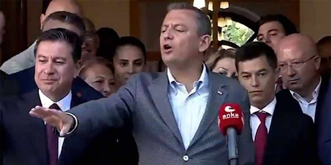 'Mustafa Kemal'in Askerleriyiz...' sloganları Özgür Özel'i kızdırdı