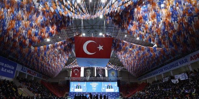 Ak Parti'de kongre süreci fiilen başladı