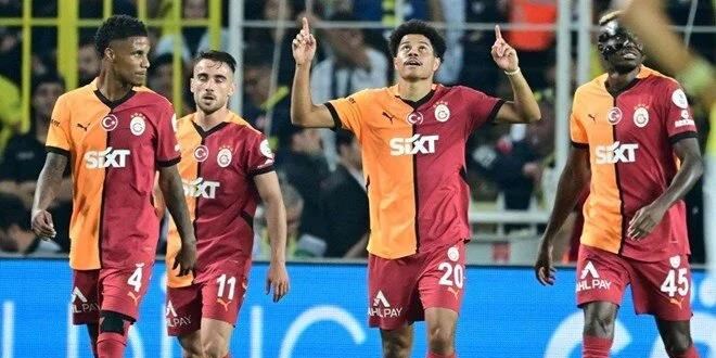 Galatasaray'ın derbiye özel The Special Three tişörtleri satışta