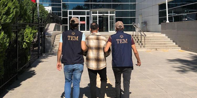 Kamu görevlisi 2 şahıs FETÖ operasyonunda gözaltına alındı