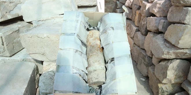 Kahramanmaraş'ta 103 yıllık top mermisi enkazdan çıkarıldı