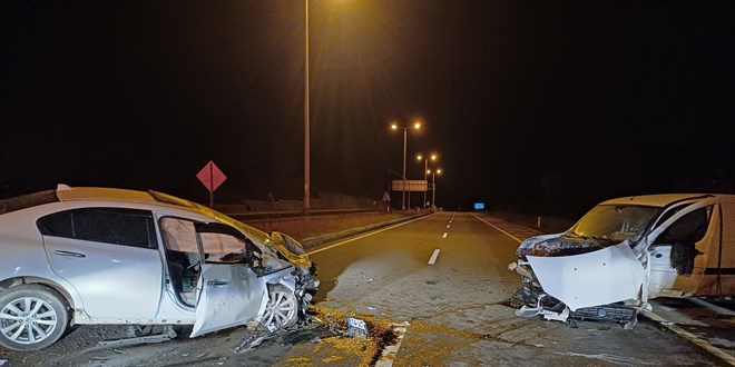Bolu'da 2 aracın çarpıştığı kazada 1 kişi öldü