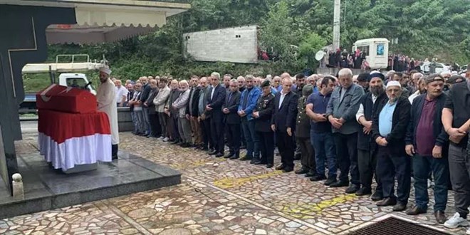 Trafik kazasında hayatını kaybeden Kıbrıs gazisi son yolculuğuna uğurlandı