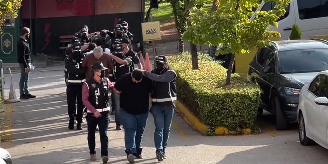 Eskişehir'de yasa dışı silah ticareti iddiasına 4 tutuklama