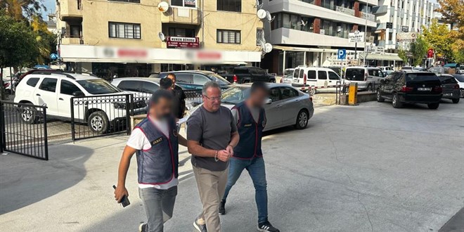 FETÖ firarisi eski albay Kuşadası'nda yakalandı