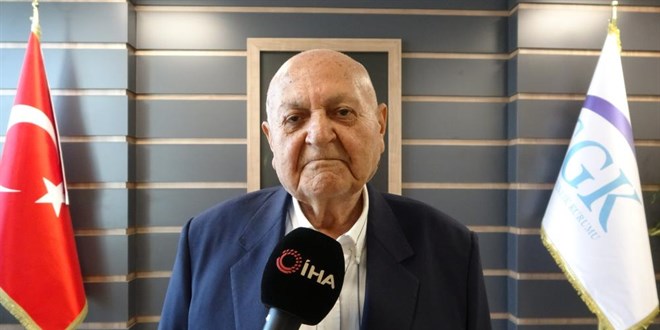 56 yıl kesintisiz görev yaptığı kurumdan 84 yaşında emekli oldu