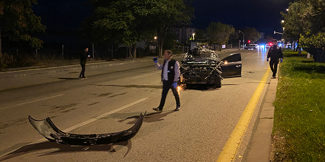 Otomobilin çarptığı bisikletteki iki kardeşten biri öldü